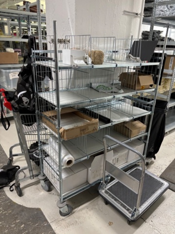 1409526-1 Trolleys 3 pcs