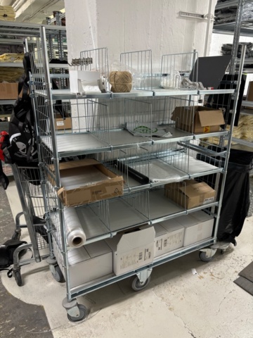 1409526-2 Trolleys 3 pcs