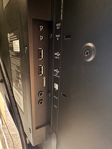 1405440-18 Office/meeting equipment - Tables, chairs, TV, whiteboard, etc.