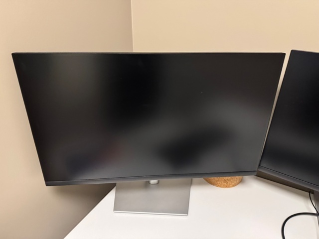 1405441-4 Office furniture - Desks, screens and office chairs