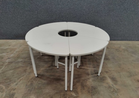 Image representing the auction - Parties with tables