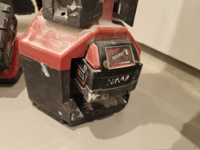 1401248-6 Två stycken arbetslampor Milwaukee