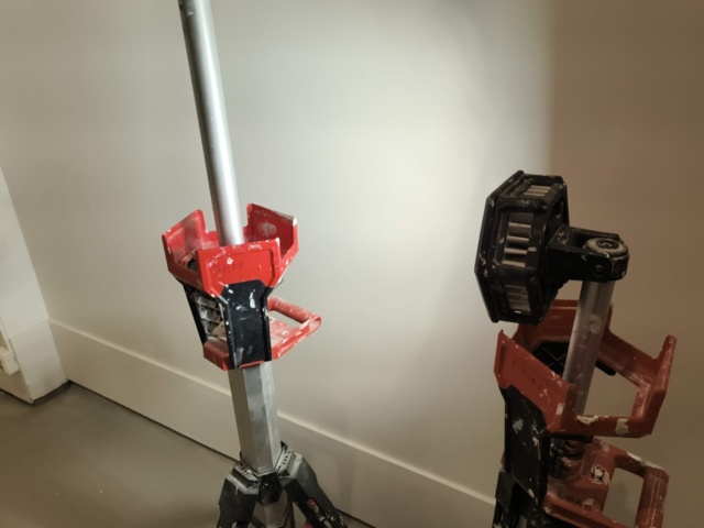 1401248-10 Två stycken arbetslampor Milwaukee