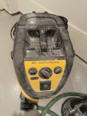 1401250-4 Giraffslip och dammsugare