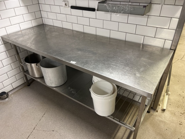 1384661-2 Workbench and shelves 2 pcs