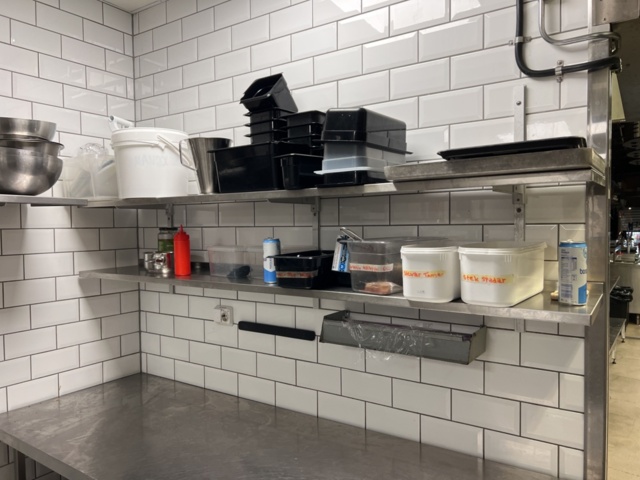 1384661-3 Workbench and shelves 2 pcs