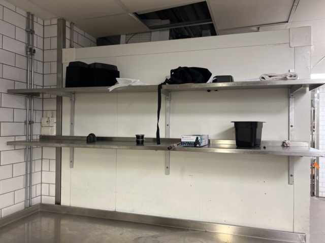 1384662-3 Workbench and shelves 2 pcs