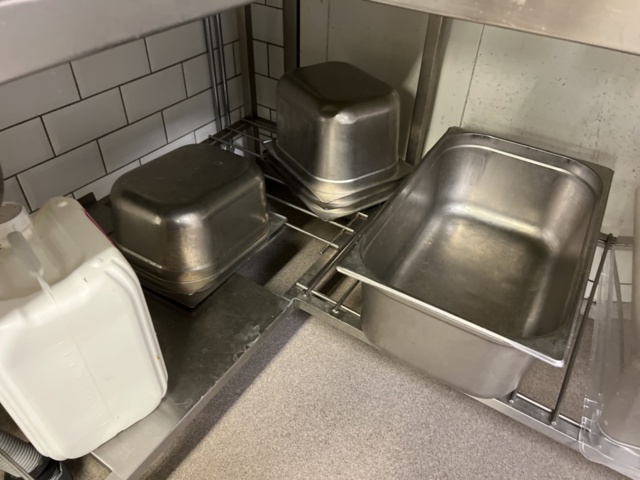 1384662-4 Workbench and shelves 2 pcs