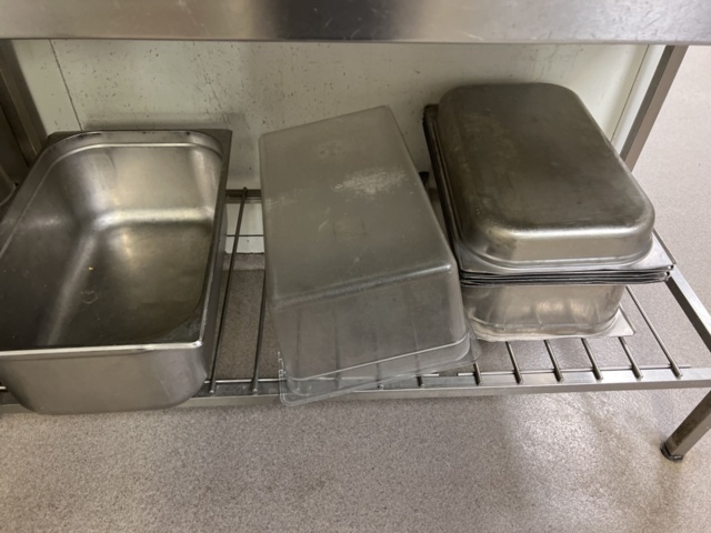 1384662-5 Workbench and shelves 2 pcs