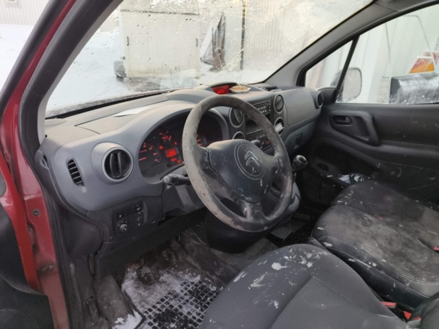 1401265-53 Citroën Berlingo 1.6 HDiF -2015 Reparationsobjekt