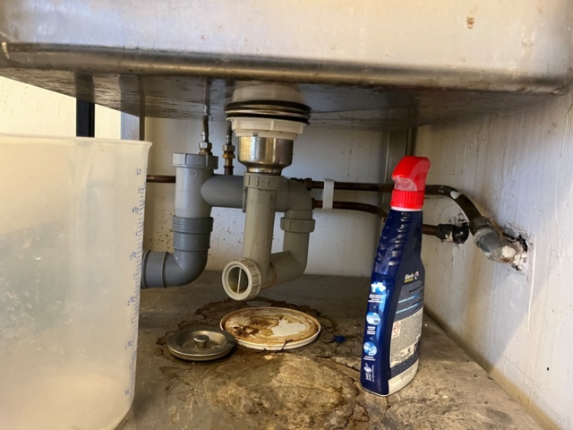 1424065-3 Sink and work table