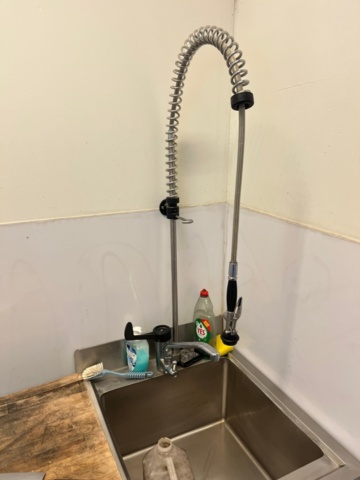 1424065-4 Sink and work table