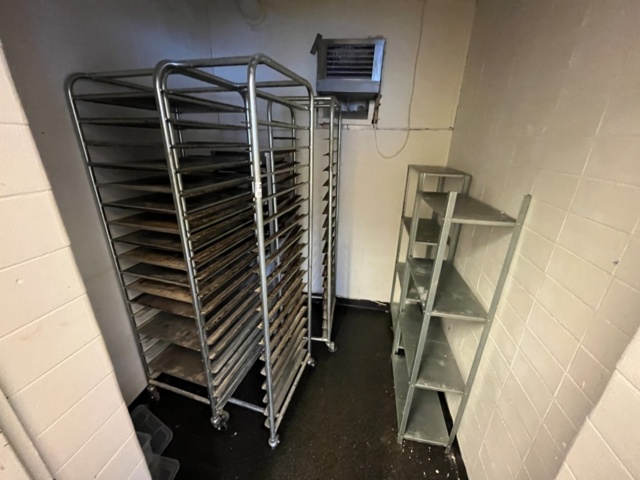 1424066-1 Stick oven trolleys and shelves