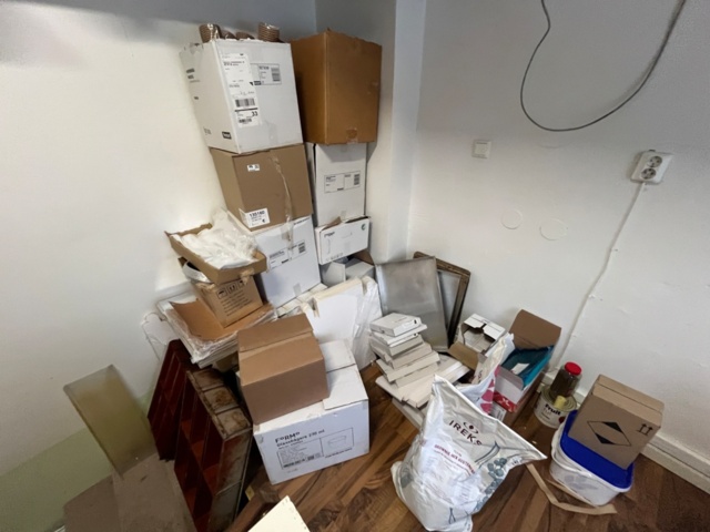 1424068-1 Lot of disposable products and consumables