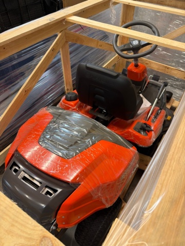 1477907-4 Ny/oanvänd åkgräsklippare - Husqvarna R 214T