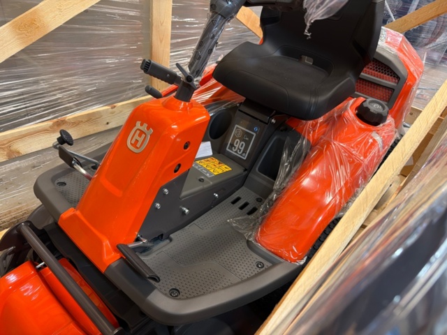 1477907-7 Ny/oanvänd åkgräsklippare - Husqvarna R 214T