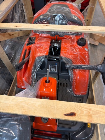 1477908-7 Ny/oanvänd åkgräsklippare - Husqvarna R 214TC