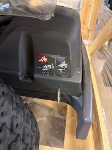 1477908-10 Ny/oanvänd åkgräsklippare - Husqvarna R 214TC