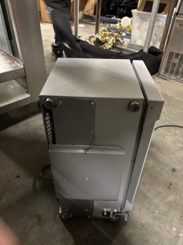 1404435-4 Cooling module for serving or display