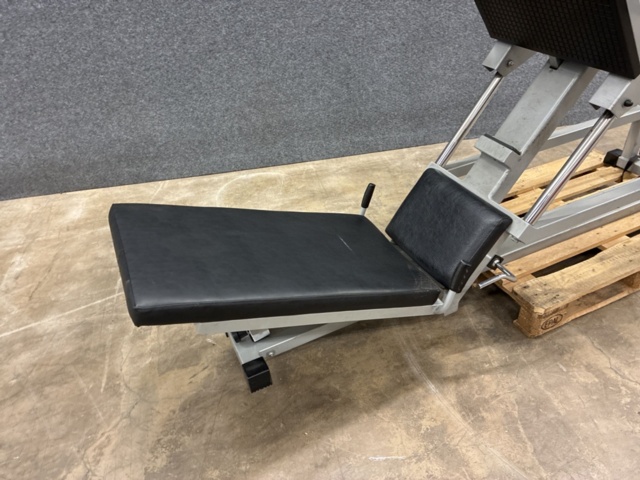 1476828-2 Leg press machine, Technogym
