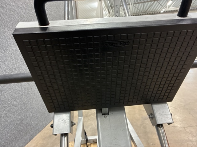 1476828-14 Leg press machine, Technogym