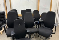 1442499 10 st kontorsstolar och 1st whiteboard