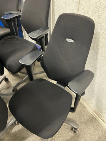 1442499-4 10 office chairs and 1 whiteboard