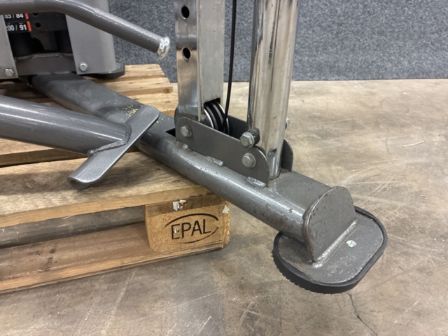 1477921-15 Dual Adjustable Pulley