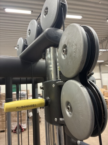 1477924-21 Multi station / Cable jungle, Technogym