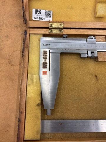 1444923-2 Verkstadsskjutmått i trälåda, ca 600 mm