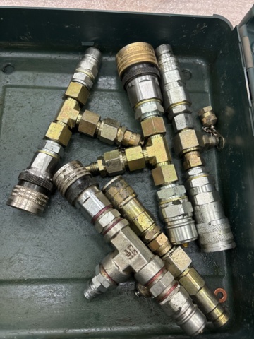 1444925-2 Hydrauliska snabbkopplingar & adaptrar