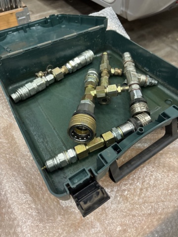 1444925-4 Hydrauliska snabbkopplingar & adaptrar