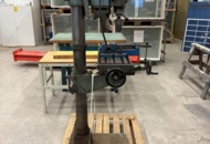 1444926 Pelarborrmaskin Strands S68 med korsbord och maskinskruvstycke