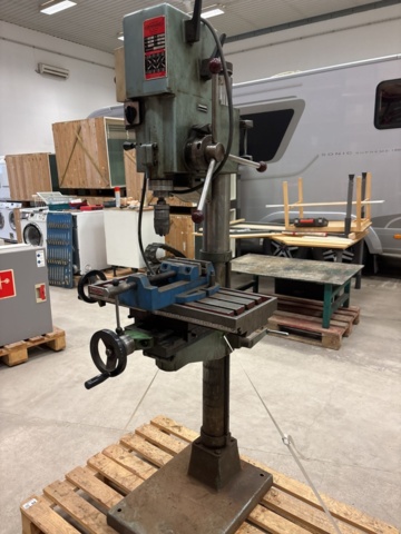 1444926-8 Pillar drilling machine Strands S68 with cross table and machine vice