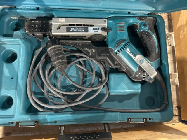 1454844-20 Samling med elhandverktyg och maskiner - 3 pallar