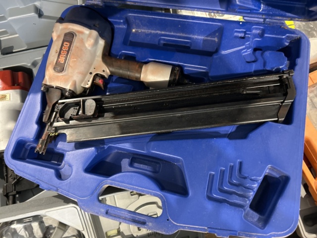 1454844-10 Samling med elhandverktyg och maskiner - 3 pallar