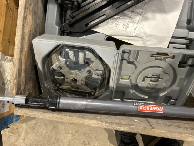 1454844-13 Samling med elhandverktyg och maskiner - 3 pallar