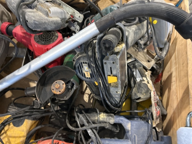 1454844-6 Samling med elhandverktyg och maskiner - 3 pallar