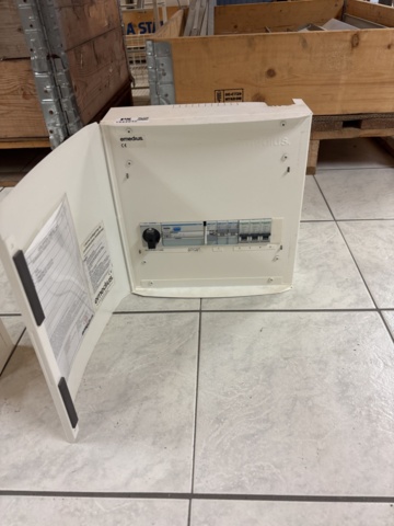 1444942-1 Demon­terade elskåp, ca 10 st