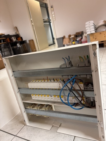 1444943-3 Elcentraler / elskåp, 2 st