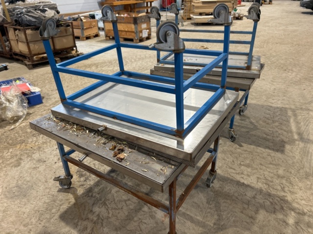 1454853-1 Watering table 4 pcs on wheels