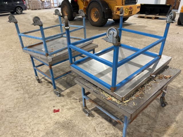 1454853-3 Watering table 4 pcs on wheels