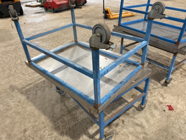 1454853-7 Watering table 4 pcs on wheels