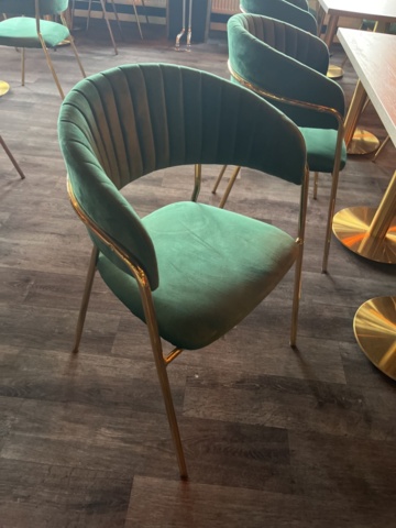 1384702-4 Restaurangmöbler - Stolar, bord, soffor