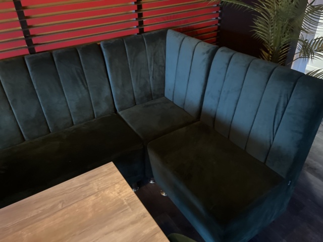 1384702-10 Restaurangmöbler - Stolar, bord, soffor