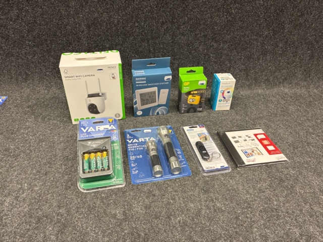 1476020-1 Assortment of home electronics