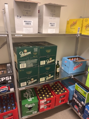 1384716-3 Parti med diverse alkoholhaltiga drycker