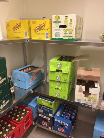 1384716-4 Parti med diverse alkoholhaltiga drycker