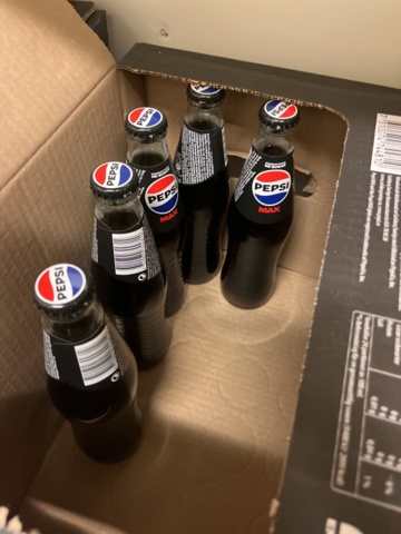 1384716-23 Parti med diverse alkoholhaltiga drycker