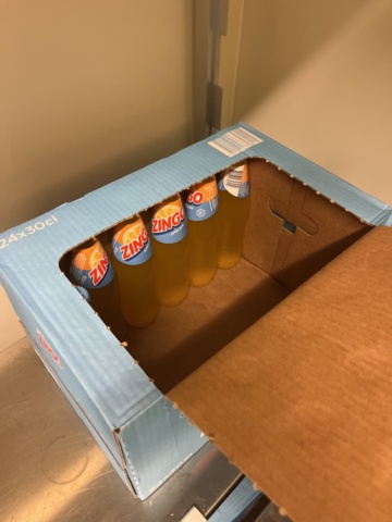 1384716-35 Parti med diverse alkoholhaltiga drycker